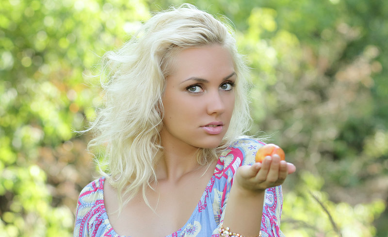 Нина, 22 года, 5 размер груди